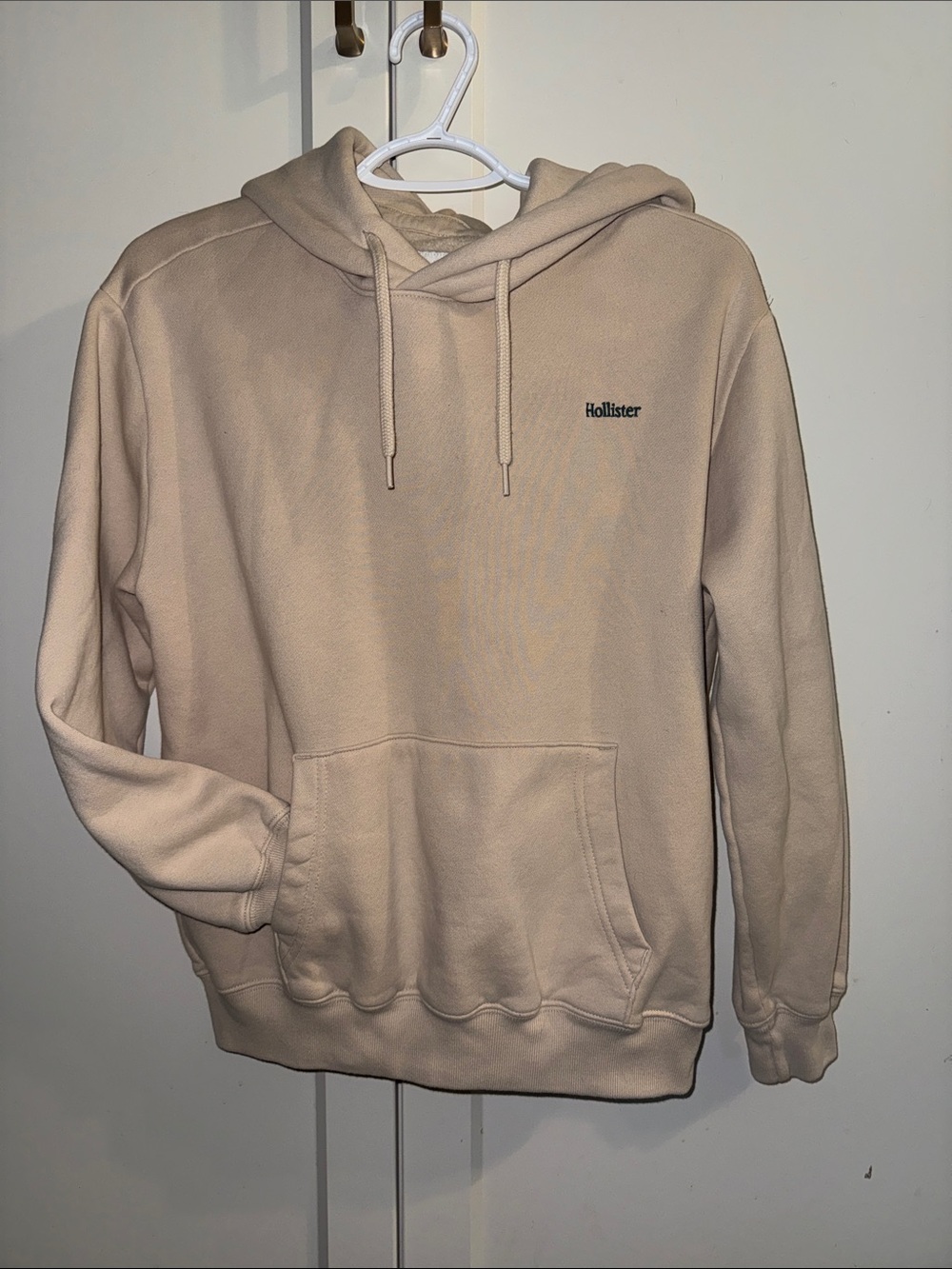 Hollister Men's Beige Boxy Hoodie